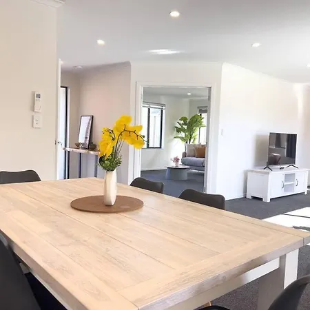 Peaceful 5 Bedrooms Retreat